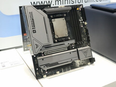 DeskMini F1FGM 在 Micro-ATX 主板上采用了 AMD 的 X870 芯片组。(图片来源：via PC Watch）