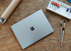 Surface Laptop 6 和 Surface Pro 10 预计都要到夏季才开始发货。(图片来源：微软）