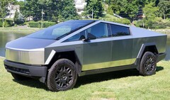 特斯拉 Cybertruck 上市一年内第五次被召回。(图片来源：维基百科）