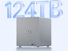 Wildcat Lake NAS 配备了焊接式 UFS 3.1 存储设备。图为 ME Pro 304 的宣传图,图中突出了其支持的总存储容量。