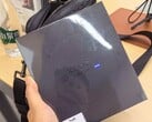 这似乎是即将发布的Vivo X500的零售包装盒