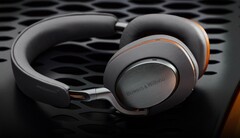 Bowers &amp;amp; Wilkins Px8 McLaren版有微妙的橙色点缀，并在多个市场上销售。(图片来源：Bowers &amp;amp; Wilkins)