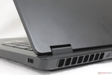 光滑的哑光表面容易留下难看的指纹