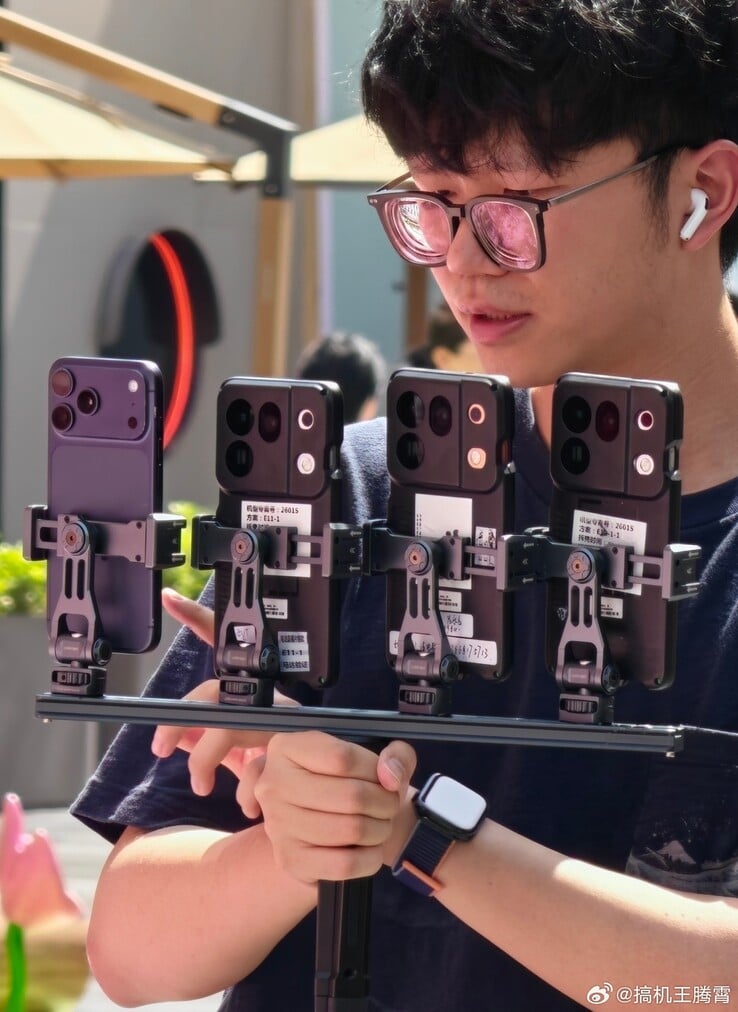 据称是OPPO Find X10系列的谍照。
