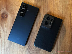 Galaxy Z Fold7 旁边的 Oppo Find N2。(图片来源：Notebookcheck）