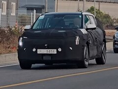 起亚 EV3 被拍到在路上测试。(图片来源:Autospy)