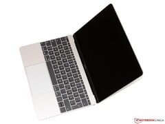 12 英寸 MacBook 仍是有史以来最轻的 MacBook。