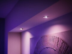 新款飞利浦 Hue GU10 射灯据说更亮。(图片来源:Philips Hue)