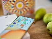 Honor X80 Pro Max 屏幕亮度高、经久耐用，也适合办公使用。