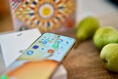 Honor X80 Pro Max 屏幕亮度高、经久耐用，也适合办公使用。