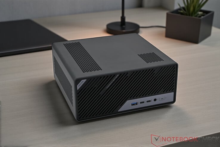 迷你论坛 MS-02 Ultra