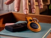 摩托罗拉 Moto Tag 是谷歌新 Find Hub 中首款支持 UWB 的追踪器（图片来源：摩托罗拉）