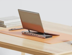 TobenONE Docking Station 可用于连接多达三台显示器。(图片来源：TobenONE）