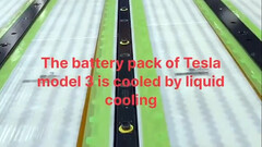 特斯拉 2170 电池冷却流经电池组（图片：Charles/X）