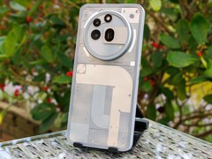 经过数月的泄露和预告之后，Nothing Phone (3a) Pro 终于正式发布（图片来源：Notebookcheck）