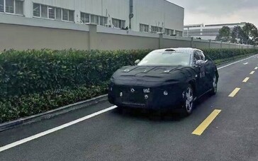 小米 SUV 测试骡
