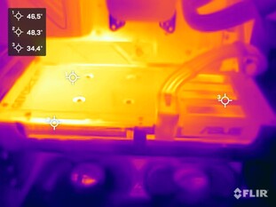 压力测试中的华硕 PrimeGeForce RTX 5060 OC