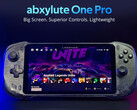 Abxylute One Pro 是一款由Android 支持的掌上电脑，用于云游戏和远程游戏。(图片来源：Abxylute）