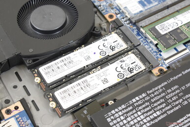 最多支持两个内部M.2 2280 PCIe4 x4 NVMe固态硬盘