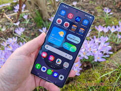 似乎只有运营商解锁的 S23 机型才能获得更新(图片来源:Notebookcheck)