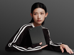 红米 K Pad 2 在中国的起售价约为 527 美元。图：黑色配色的宣传图。