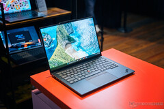 全新联想 ThinkPad X1 Carbon 14 代灵气版(图片来源:Alexander Wätzel)
