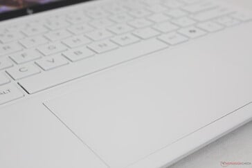 即使是 13 英寸的机型,也能拥有紧凑的点击板