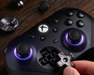 用于 Xbox 的 8BitDo Ultimate 3E 控制器有一个可更换的金属 D-pad。