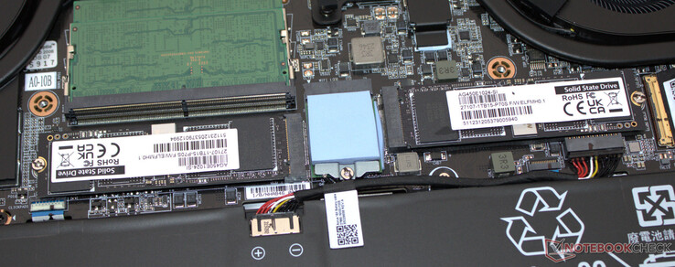 两个固态硬盘不组成 RAID 阵列。