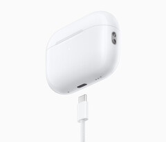 Airpods Pro 2 现在将随附一个 USB-C 充电盒（图片来源：Apple)