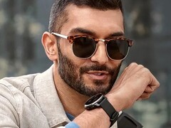 Garmin Venu 2 Plus 接收传感器集线器 v25.80 版和公开测试版 v15.20。(图片来源:Garmin)