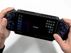GPD Win 5 的改装版不提供零售。图:其中一个改装版正在使用中。(图片来源:PureDIY)
