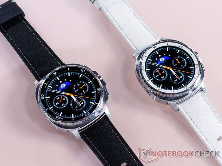 三星Galaxy Watch 8 有黑色和白色两种颜色可供选择（图片来源：Notebookcheck）