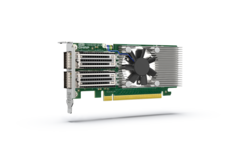 QXG-100G2SF-BCM 提供极快的 100GbE 连接（图片来源：QNAP）