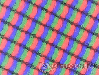 18 英寸大屏幕上的亚光涂层略有颗粒感