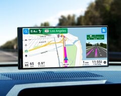 Garmin 最新的 GPS 设备配备了大尺寸、超宽屏显示屏。