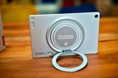 联想 Tab Plus Gen 2 上的圆形支架用途极其广泛。