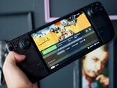 Valve 于 2022 年 2 月发布了最初的 Steam Deck，起价为 399 美元。