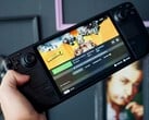 Valve 于 2022 年 2 月发布了最初的 Steam Deck，起价为 399 美元。