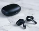 小米 Buds 3T Pro（图片来源：Amanz - Unsplash）