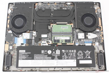 Legion 7 16 的冷却装置可承受 145 瓦的功率。(图片来源：Notebookcheck）