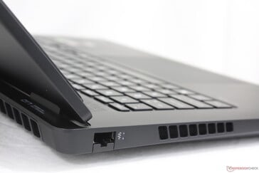 盖子打开的最大角度仅为 ~140 度