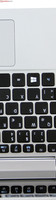 键盘: 布局宽敞，键程长。