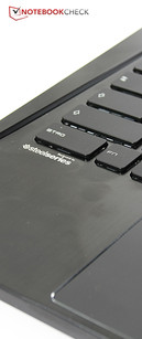 键盘采用了SteelSeries技术设计。