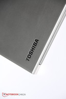 东芝的Tecra Z40 A-147有优质的镁铝合金外壳。