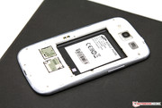 A big sticker is located beneath the 2100 mAh battery.