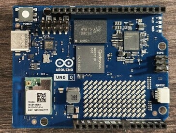 您已经可以看到可用的连接,以及位于右下方的 LED 矩阵(图片来源:Notebookcheck)