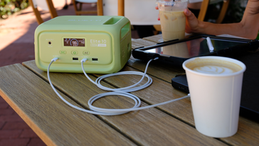 草绿色配色的 Bluetti Elite 10(图片来源:Bluetti)