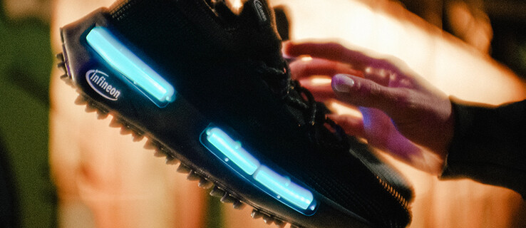 Lighting Shoe 可根据环境音乐的变化调节 LED 灯光效果（图片来源：英飞凌）