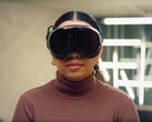 玩家佩戴的 Steam Frame VR 头显